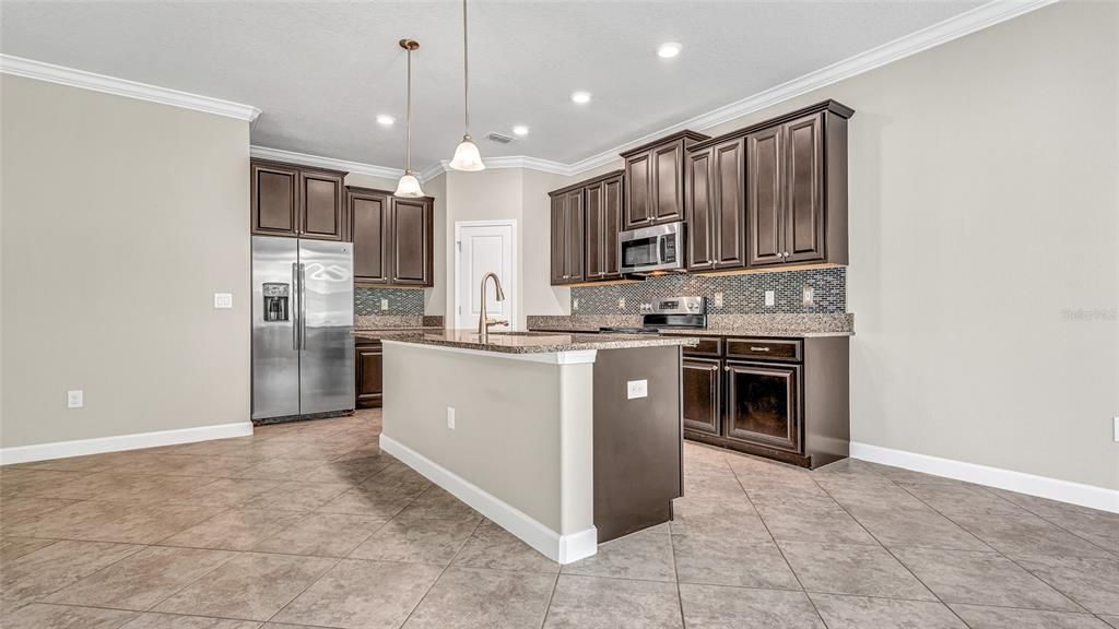 For Rent: $3,000 (4 beds, 2 baths, 2334 Square Feet)