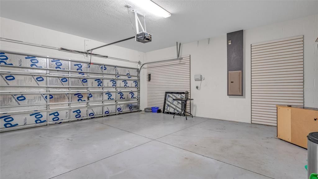 For Rent: $3,000 (4 beds, 2 baths, 2334 Square Feet)