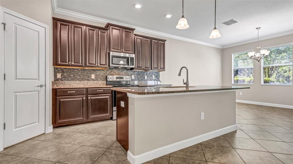 For Rent: $3,000 (4 beds, 2 baths, 2334 Square Feet)