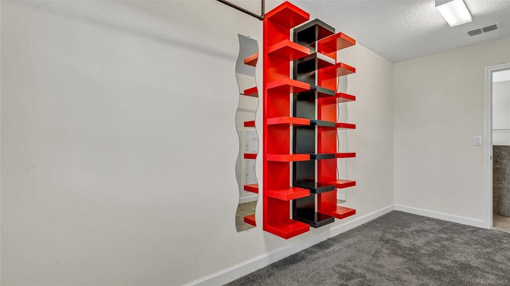 For Rent: $3,000 (4 beds, 2 baths, 2334 Square Feet)