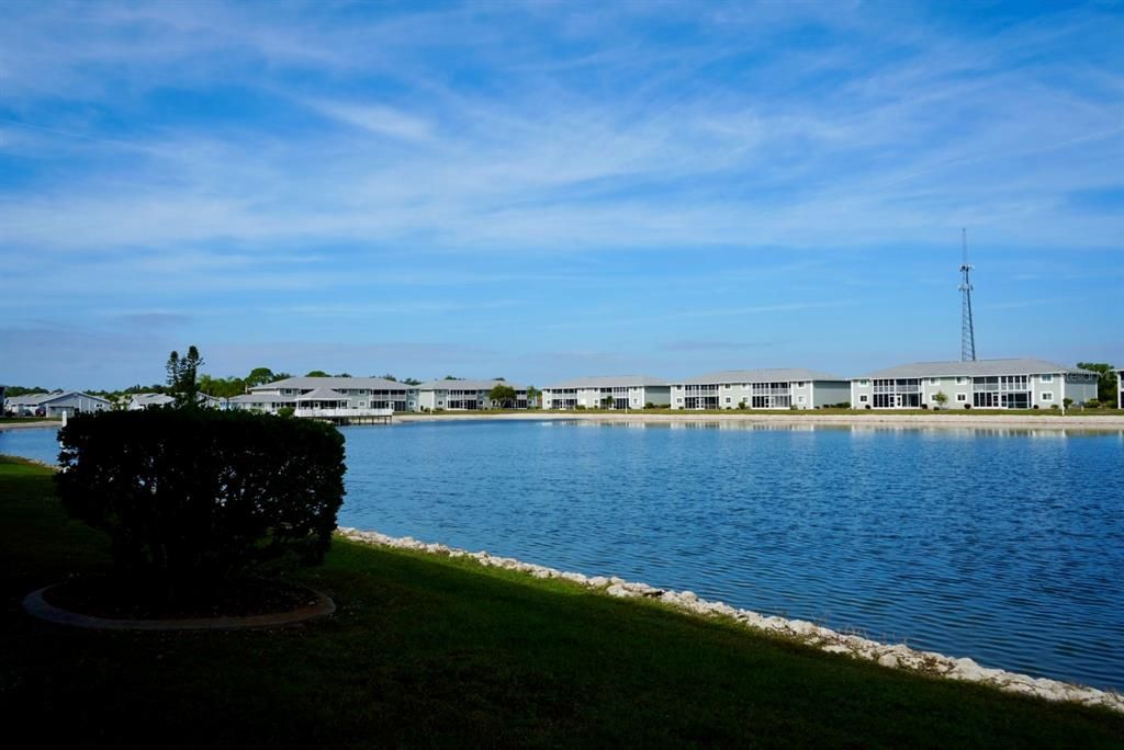 合同活跃: $129,900 (2 贝兹, 2 浴室, 1044 平方英尺)