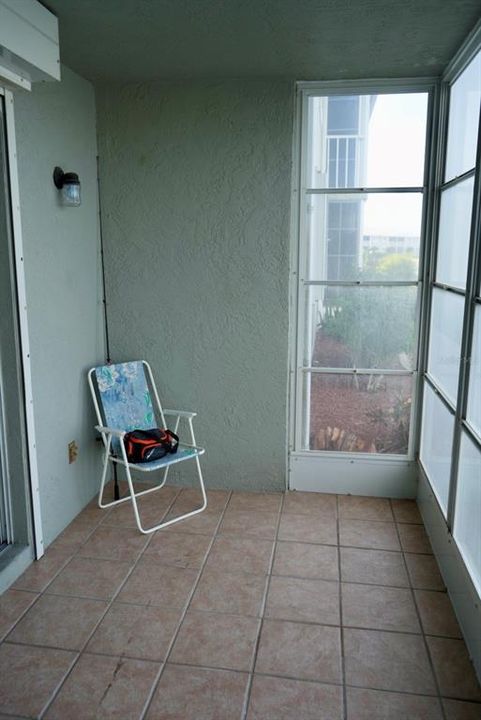 合同活跃: $129,900 (2 贝兹, 2 浴室, 1044 平方英尺)