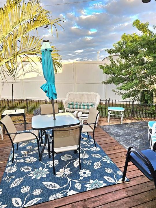 For Sale: $176,500 (2 beds, 2 baths, 820 Square Feet)