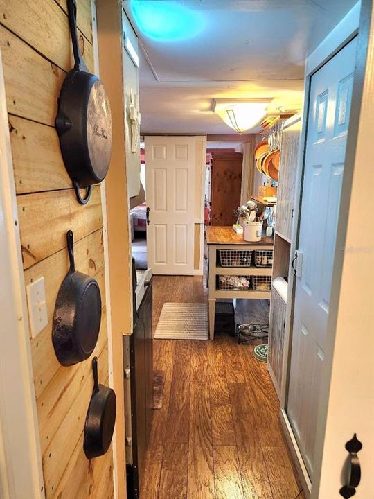 For Sale: $176,500 (2 beds, 2 baths, 820 Square Feet)