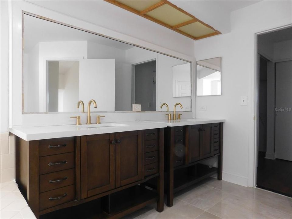 For Sale: $449,000 (3 beds, 2 baths, 2032 Square Feet)