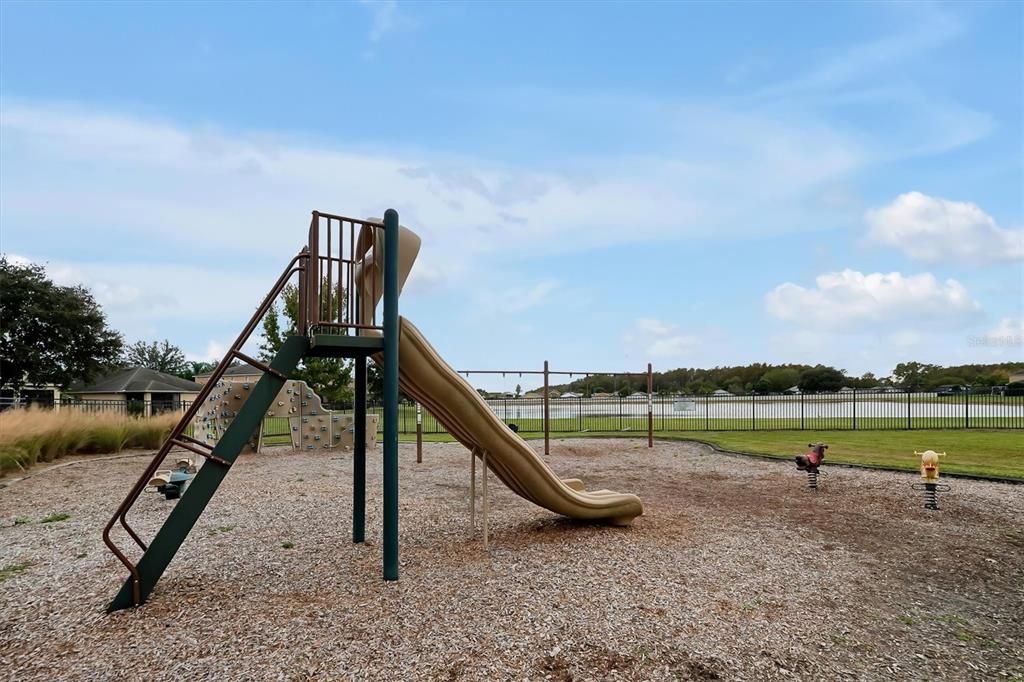 На продажу: $620,000 (5 спален, 4 ванн, 3119 Квадратных фут)