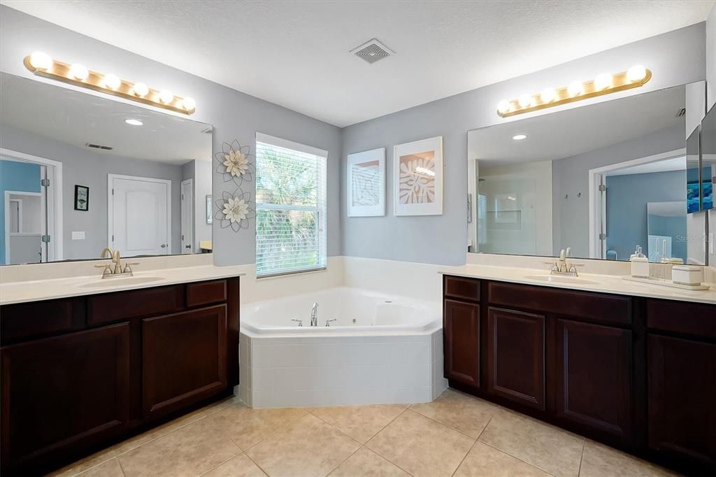 На продажу: $620,000 (5 спален, 4 ванн, 3119 Квадратных фут)