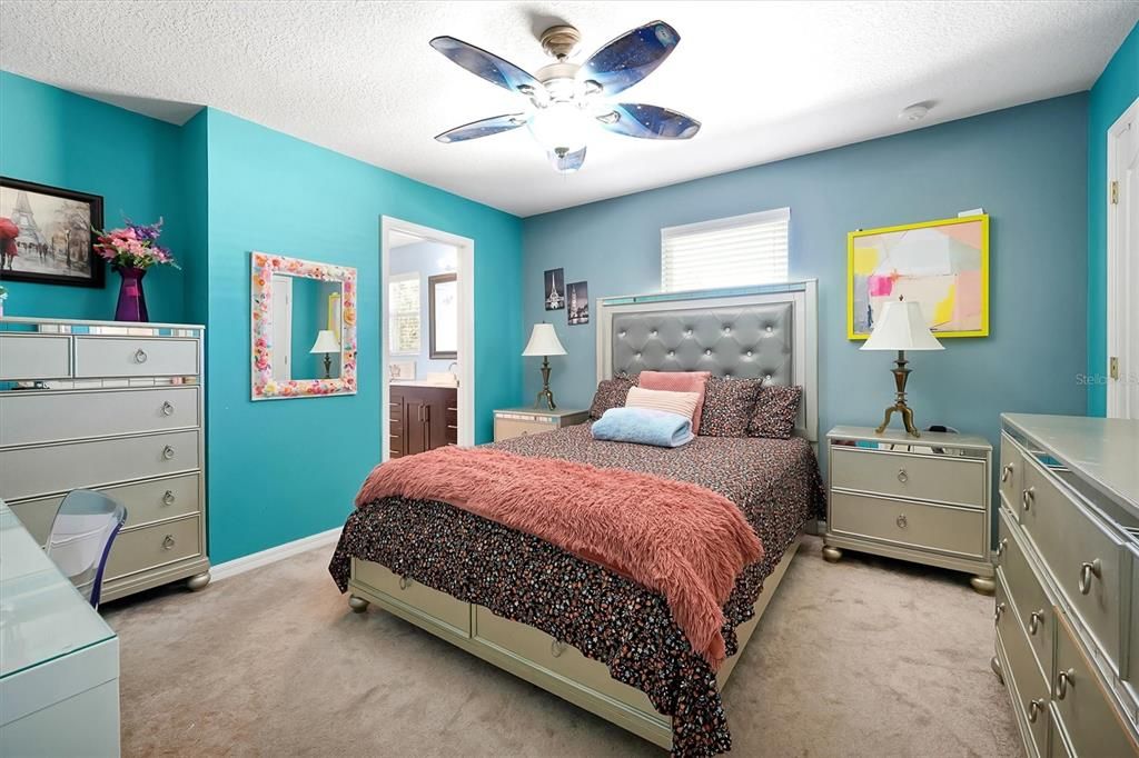 На продажу: $620,000 (5 спален, 4 ванн, 3119 Квадратных фут)