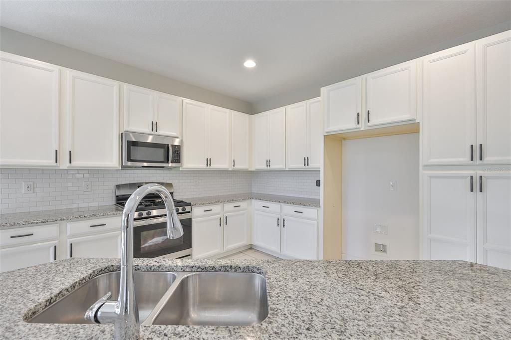 En Renta: $3,500 (4 camas, 3 baños, 2303 Pies cuadrados)