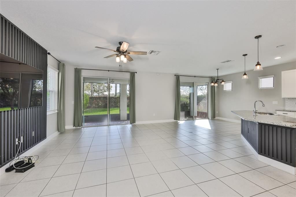 En Renta: $3,500 (4 camas, 3 baños, 2303 Pies cuadrados)