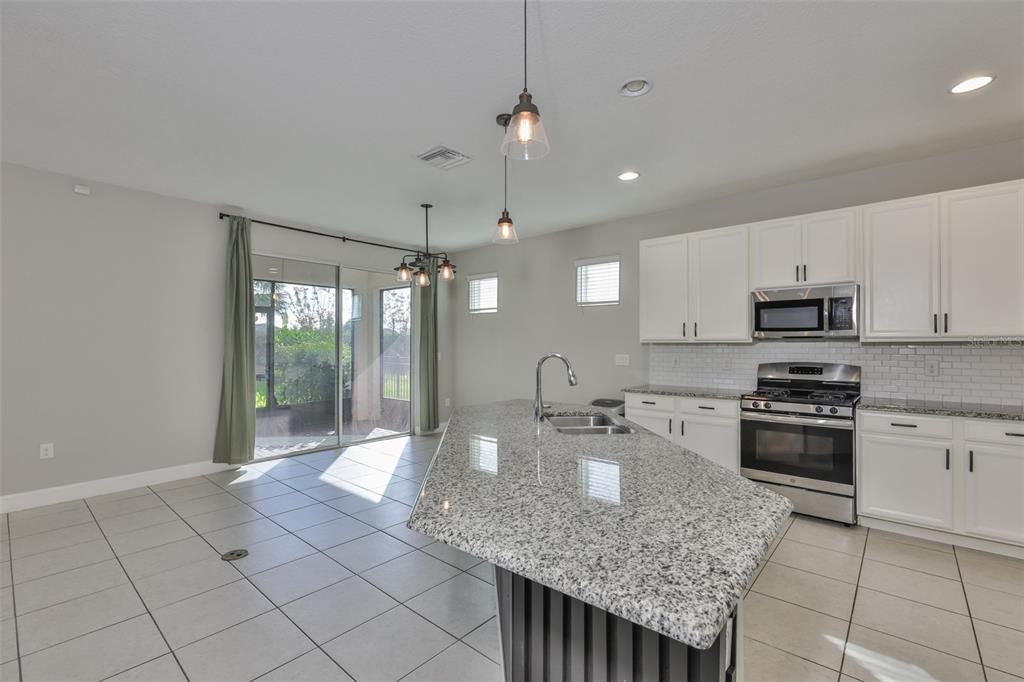 En Renta: $3,500 (4 camas, 3 baños, 2303 Pies cuadrados)