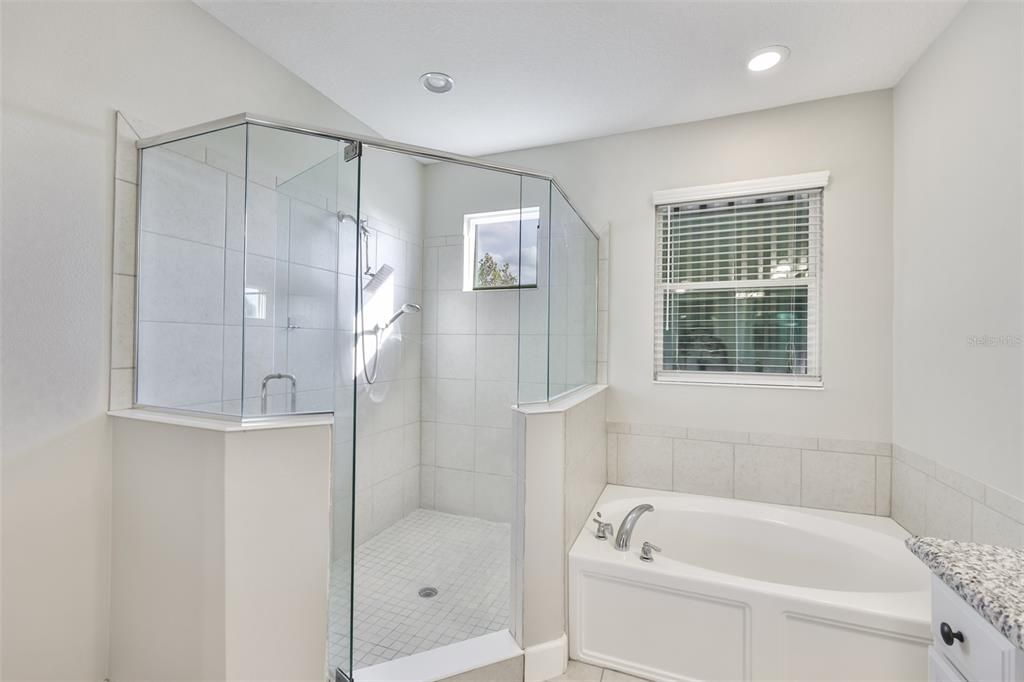 En Renta: $3,500 (4 camas, 3 baños, 2303 Pies cuadrados)