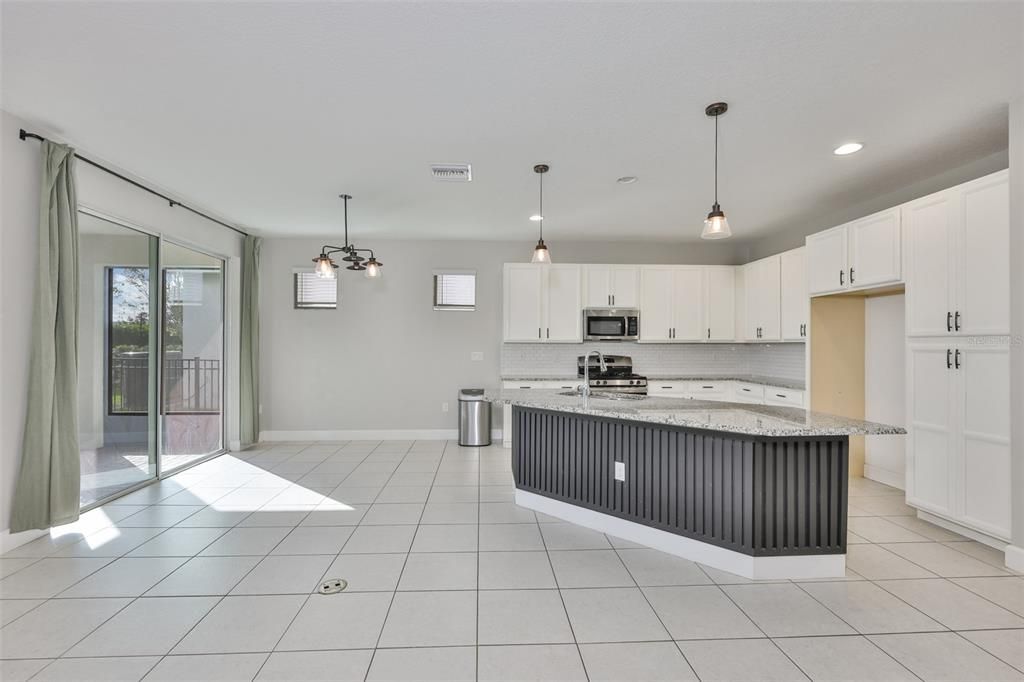 En Renta: $3,500 (4 camas, 3 baños, 2303 Pies cuadrados)