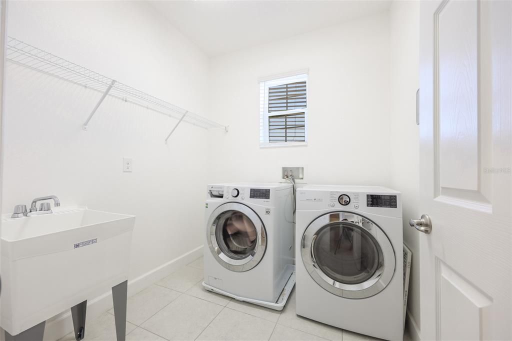 En Renta: $3,500 (4 camas, 3 baños, 2303 Pies cuadrados)