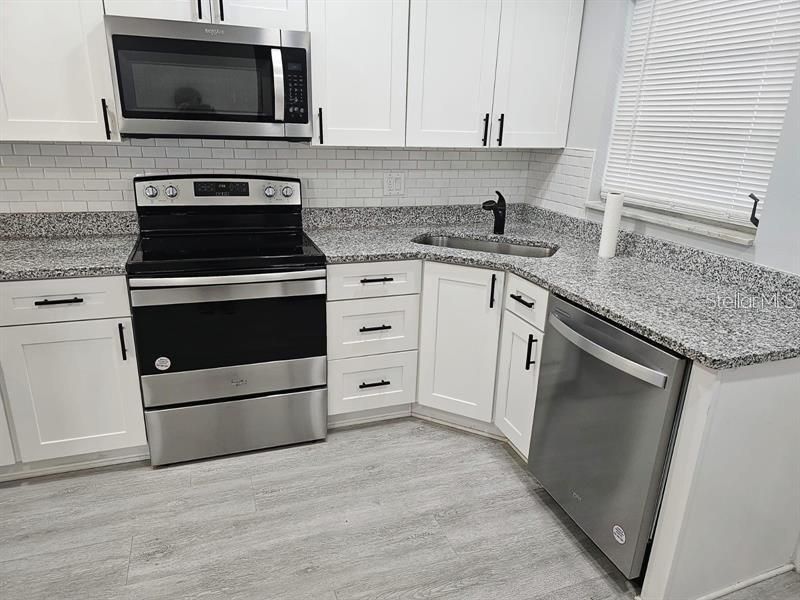 For Rent: $2,200 (3 beds, 2 baths, 1200 Square Feet)