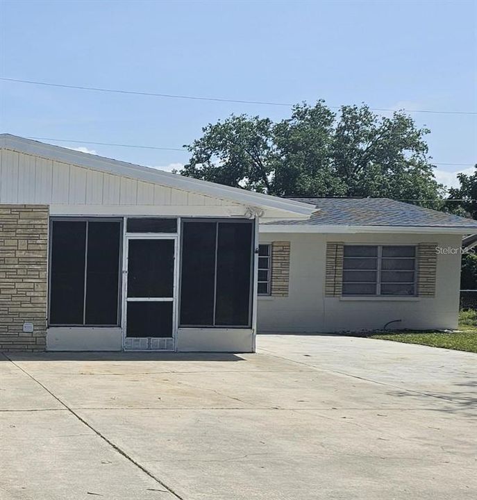 For Rent: $2,200 (3 beds, 2 baths, 1200 Square Feet)