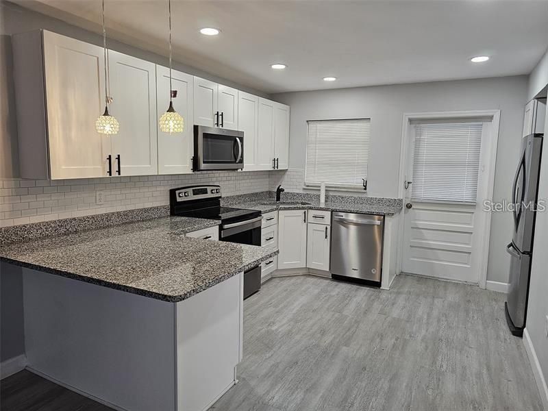 For Rent: $2,200 (3 beds, 2 baths, 1200 Square Feet)