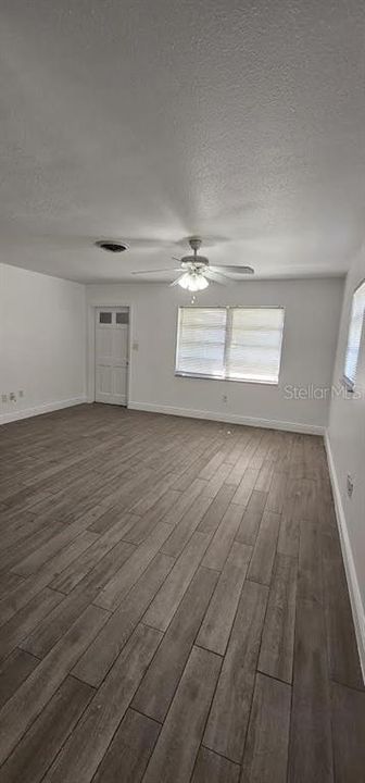 For Rent: $1,600 (3 beds, 2 baths, 740 Square Feet)