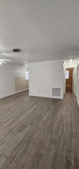 For Rent: $1,600 (3 beds, 2 baths, 740 Square Feet)