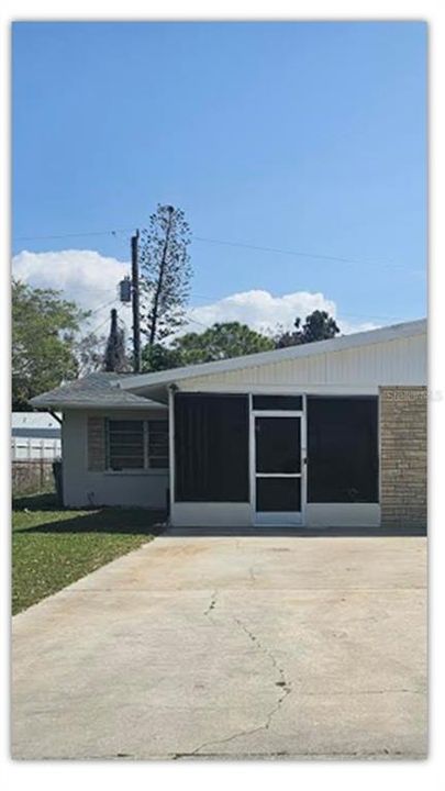 For Rent: $1,600 (3 beds, 2 baths, 740 Square Feet)