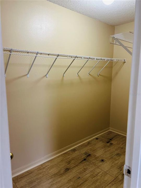 For Rent: $1,900 (3 beds, 2 baths, 1209 Square Feet)