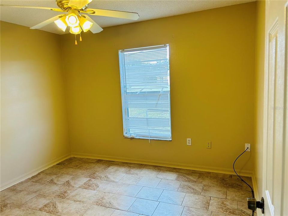 For Rent: $1,900 (3 beds, 2 baths, 1209 Square Feet)