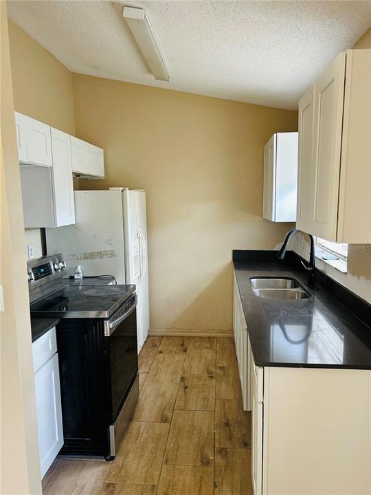 For Rent: $1,900 (3 beds, 2 baths, 1209 Square Feet)