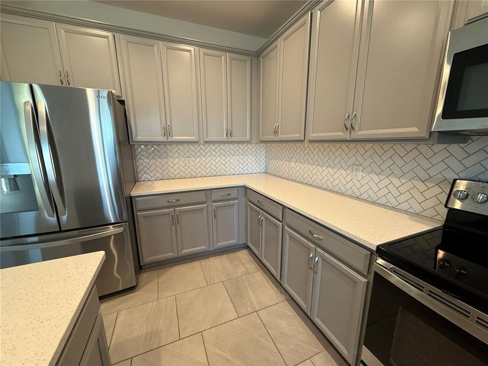 待售: $480,000 (4 贝兹, 2 浴室, 2080 平方英尺)