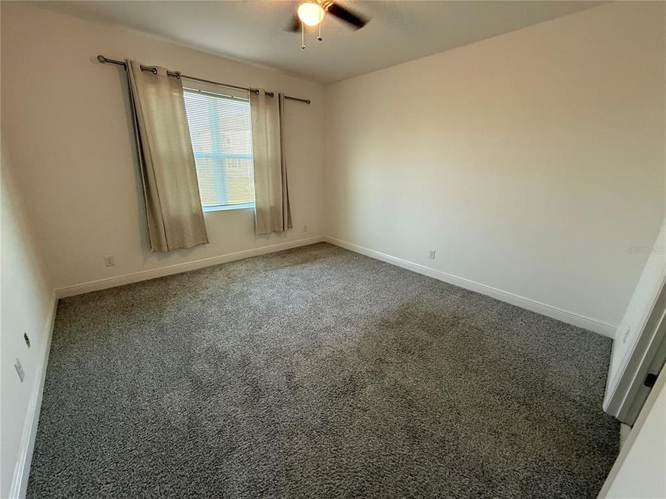 待售: $480,000 (4 贝兹, 2 浴室, 2080 平方英尺)