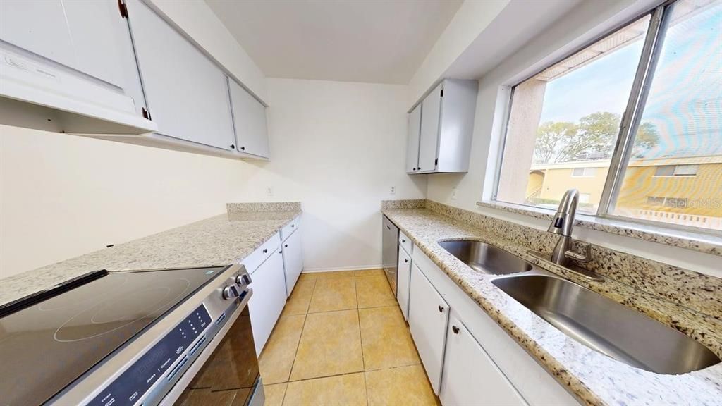 For Rent: $1,495 (2 beds, 1 baths, 885 Square Feet)