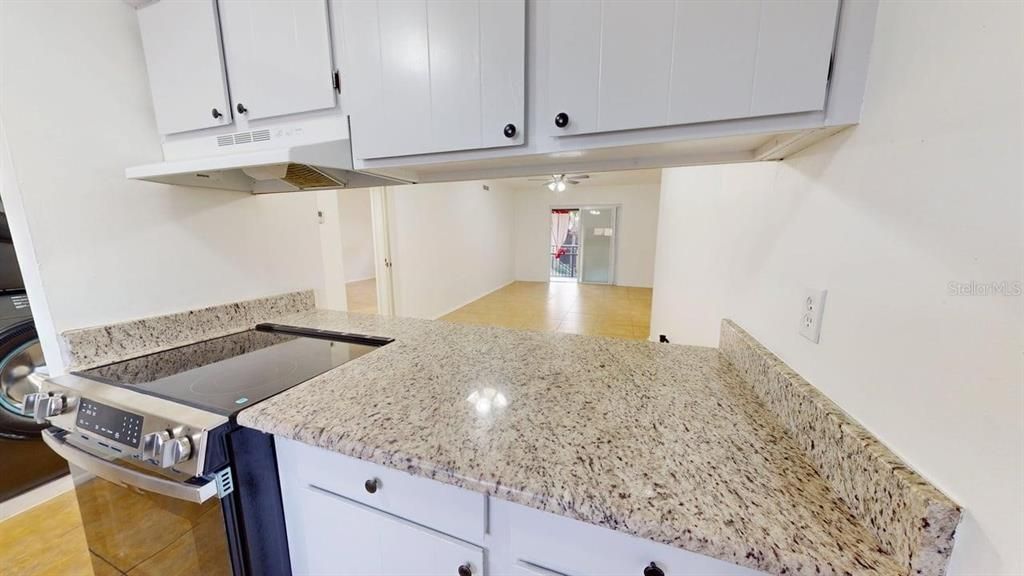 For Rent: $1,495 (2 beds, 1 baths, 885 Square Feet)