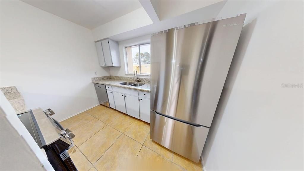 For Rent: $1,495 (2 beds, 1 baths, 885 Square Feet)