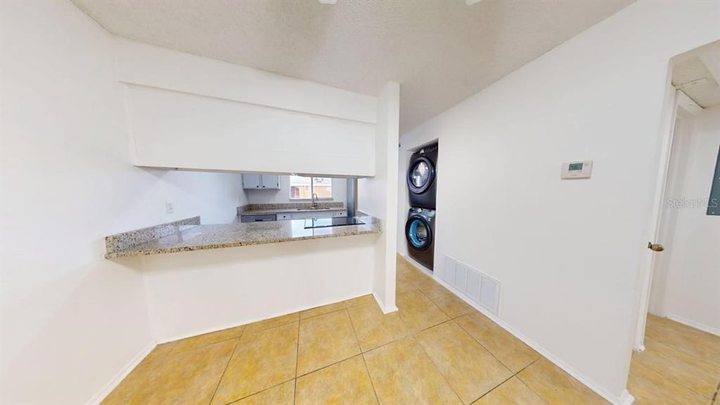 For Rent: $1,495 (2 beds, 1 baths, 885 Square Feet)