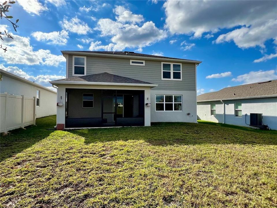 En Renta: $2,750 (4 camas, 2 baños, 2471 Pies cuadrados)