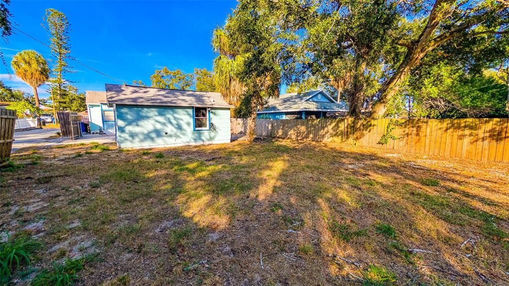 待售: $575,000 (2 贝兹, 1 浴室, 1197 平方英尺)