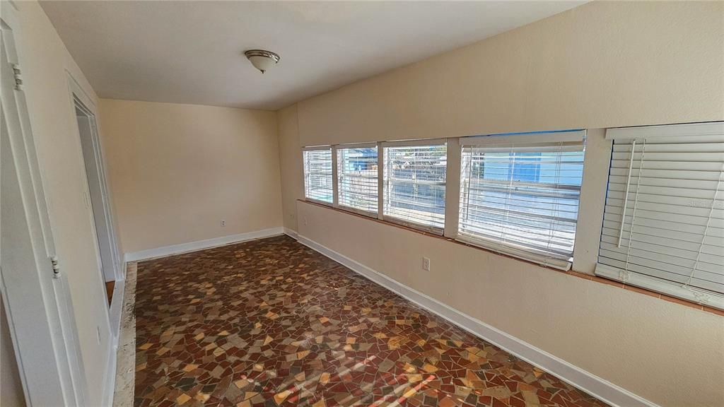 待售: $575,000 (2 贝兹, 1 浴室, 1197 平方英尺)