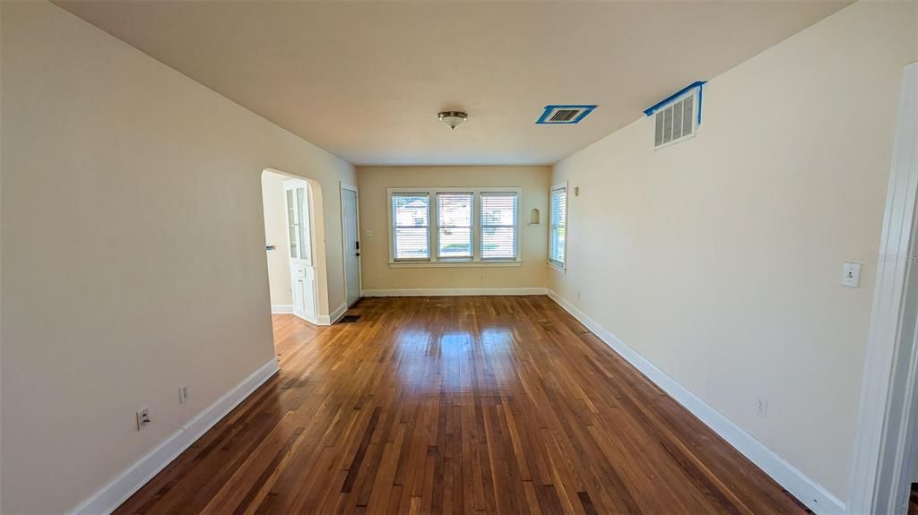 待售: $575,000 (2 贝兹, 1 浴室, 1197 平方英尺)