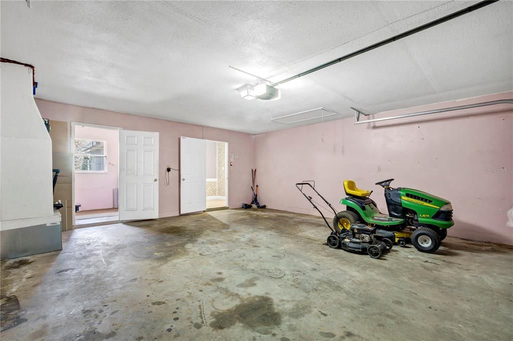 For Sale: $369,999 (3 beds, 2 baths, 1892 Square Feet)