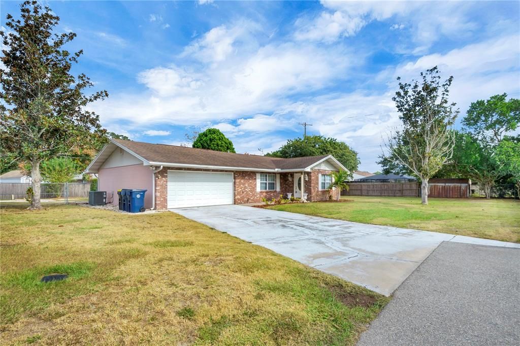 For Sale: $369,999 (3 beds, 2 baths, 1892 Square Feet)