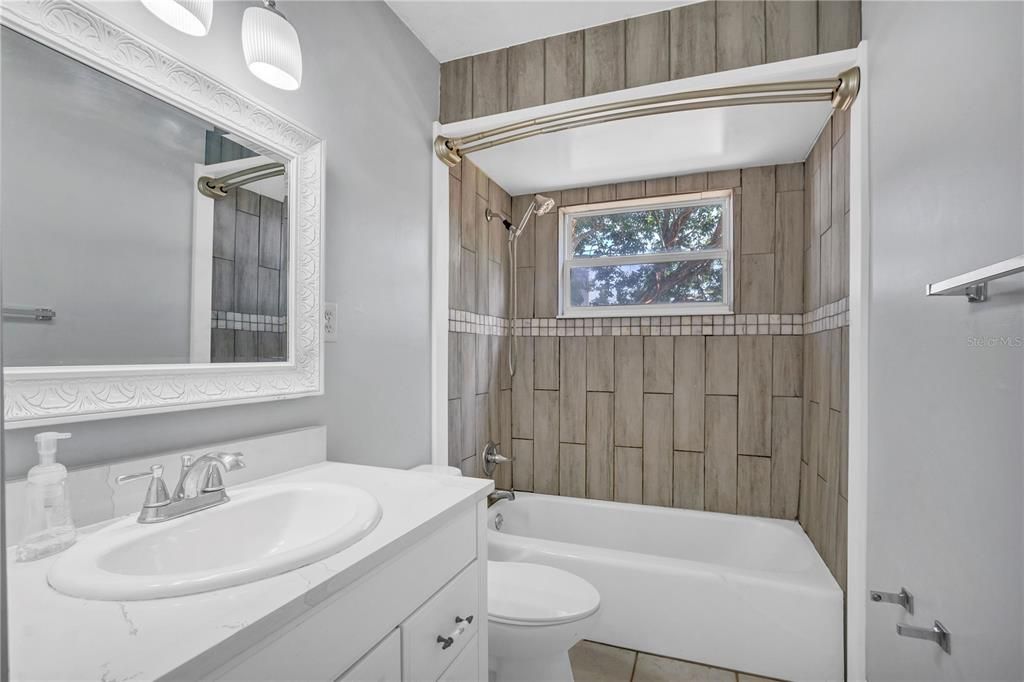 For Sale: $369,999 (3 beds, 2 baths, 1892 Square Feet)