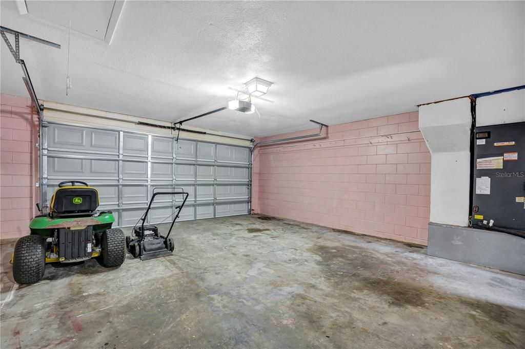 For Sale: $369,999 (3 beds, 2 baths, 1892 Square Feet)