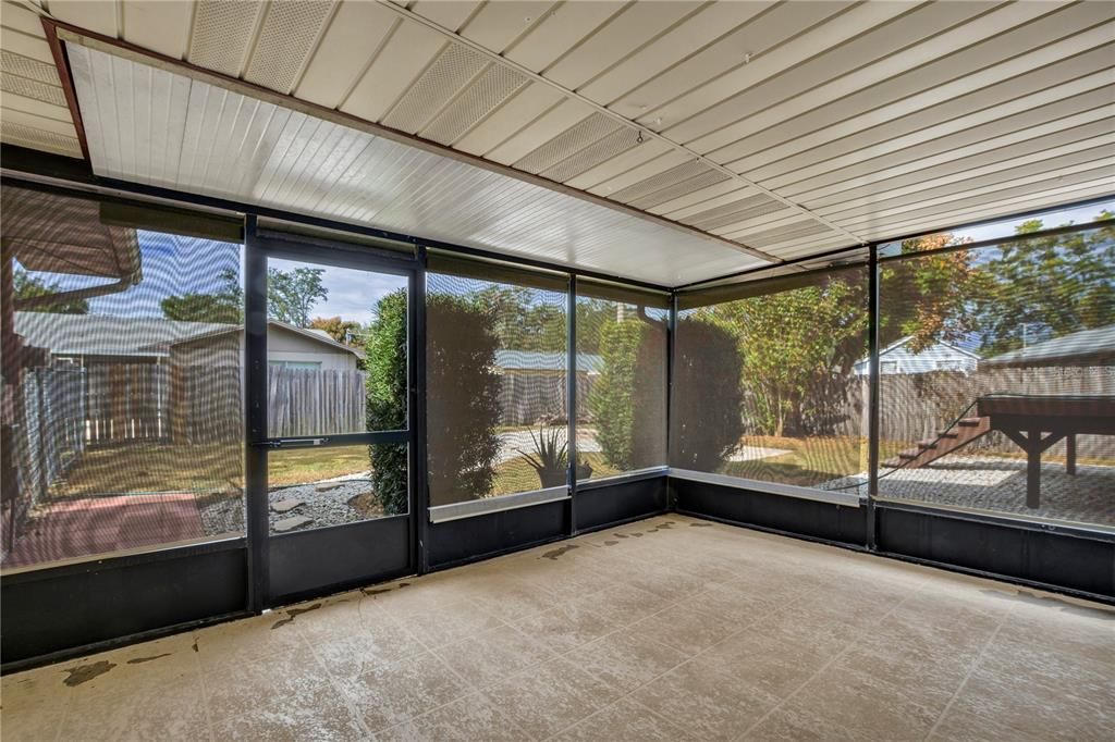 For Sale: $369,999 (3 beds, 2 baths, 1892 Square Feet)