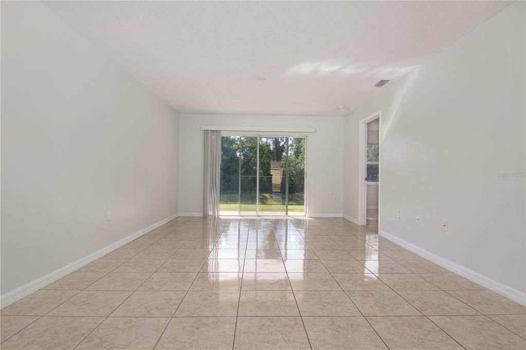 En Renta: $1,550 (3 camas, 2 baños, 1249 Pies cuadrados)