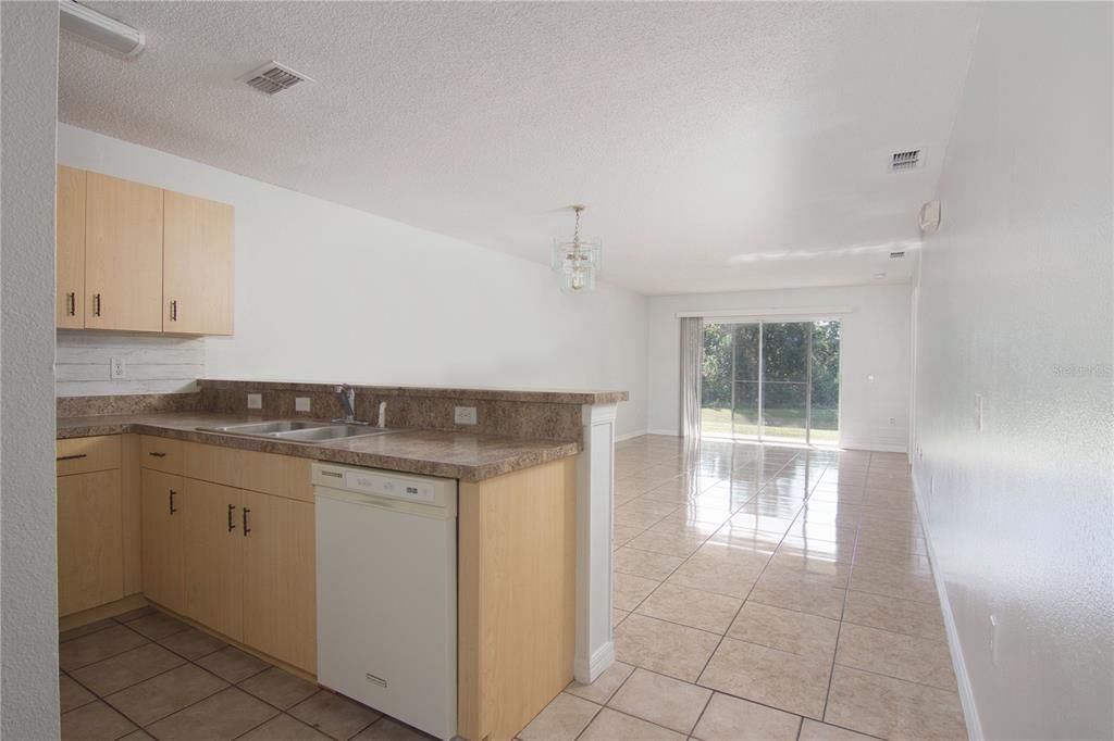 En Renta: $1,550 (3 camas, 2 baños, 1249 Pies cuadrados)