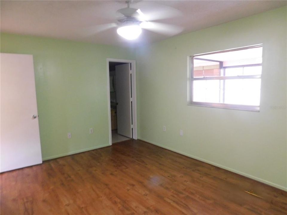 На продажу: $329,900 (2 спален, 2 ванн, 1438 Квадратных фут)