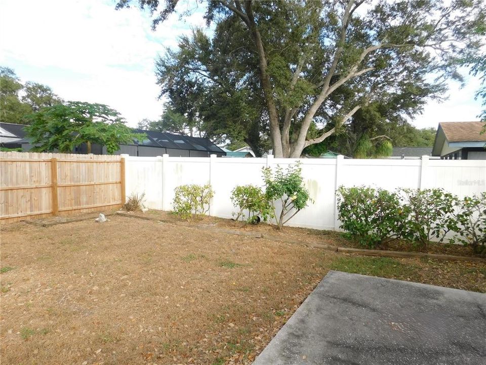 На продажу: $329,900 (2 спален, 2 ванн, 1438 Квадратных фут)