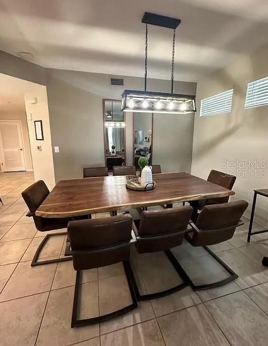 For Rent: $2,400 (3 beds, 2 baths, 1329 Square Feet)