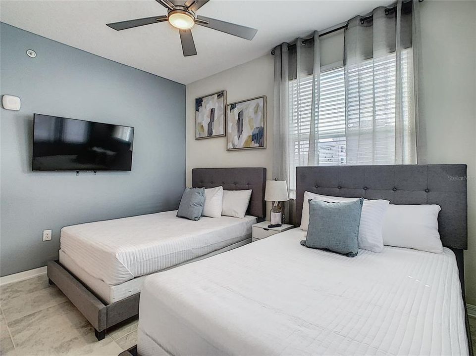 For Rent: $2,400 (3 beds, 2 baths, 1329 Square Feet)