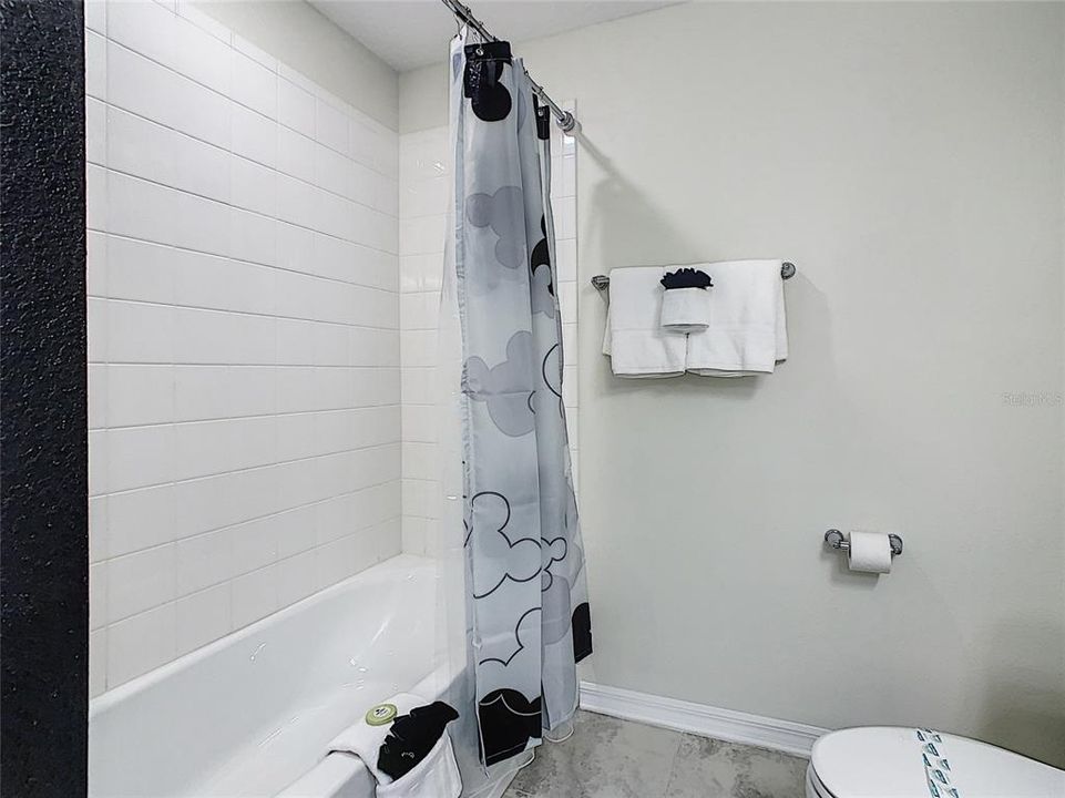 For Rent: $2,400 (3 beds, 2 baths, 1329 Square Feet)