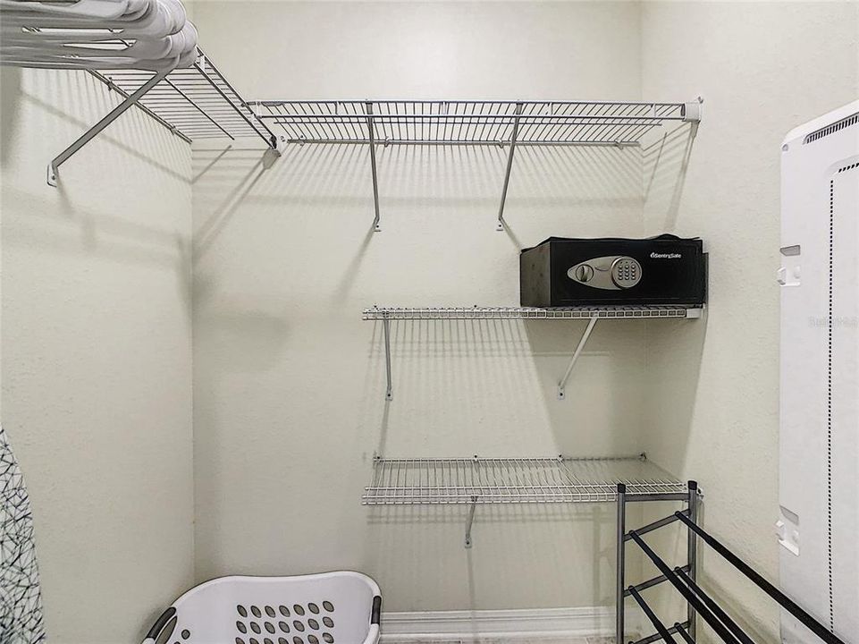 For Rent: $2,400 (3 beds, 2 baths, 1329 Square Feet)